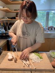 Kyeongbin cooking lunch